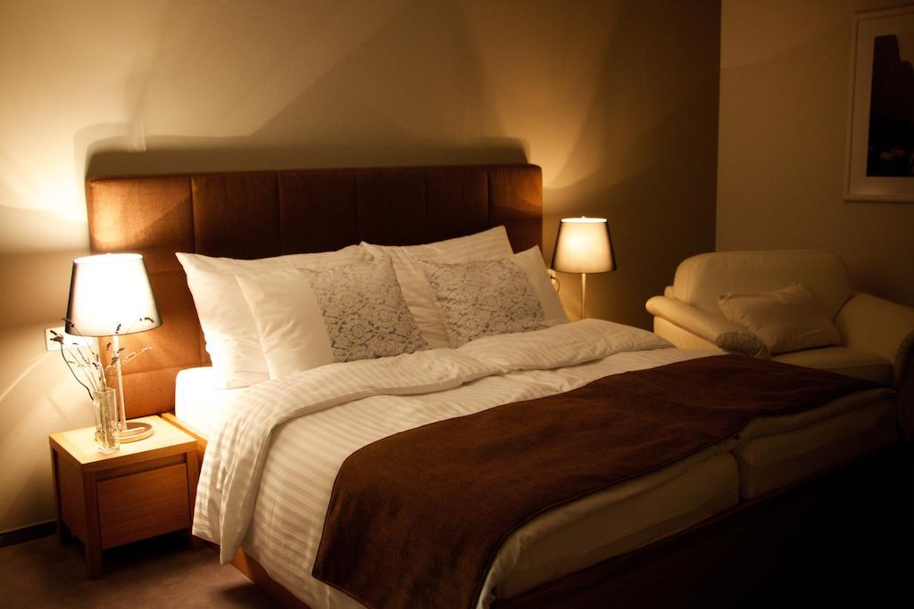 Hotel Marathon Senec Habitación foto